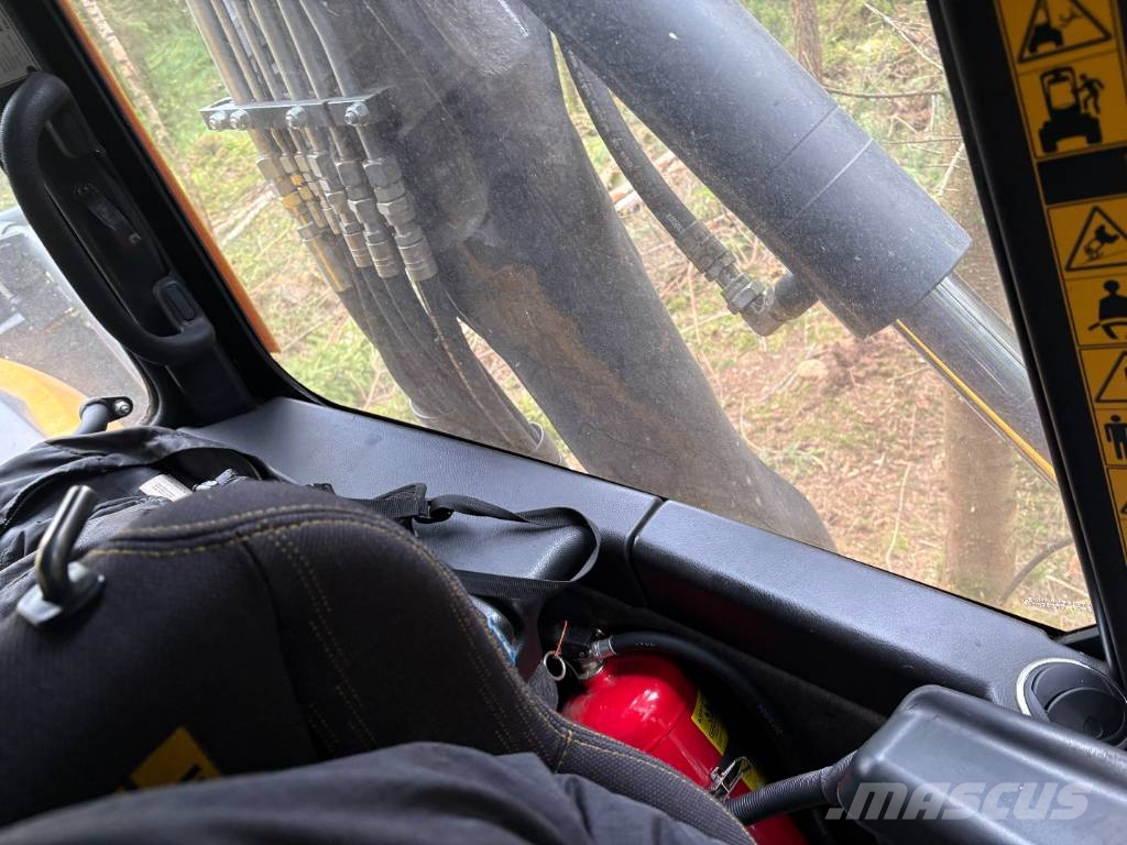 Ponsse SCORPION 8W Harvester