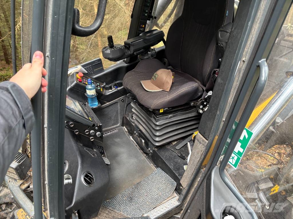 Ponsse SCORPION 8W Harvester
