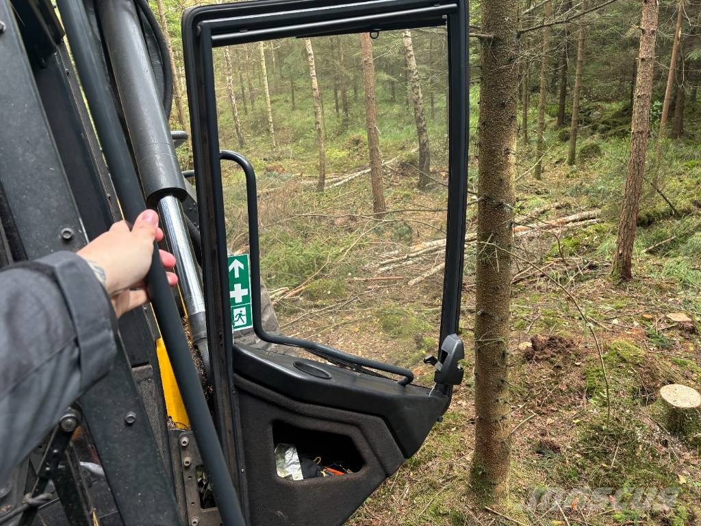 Ponsse SCORPION 8W Harvester