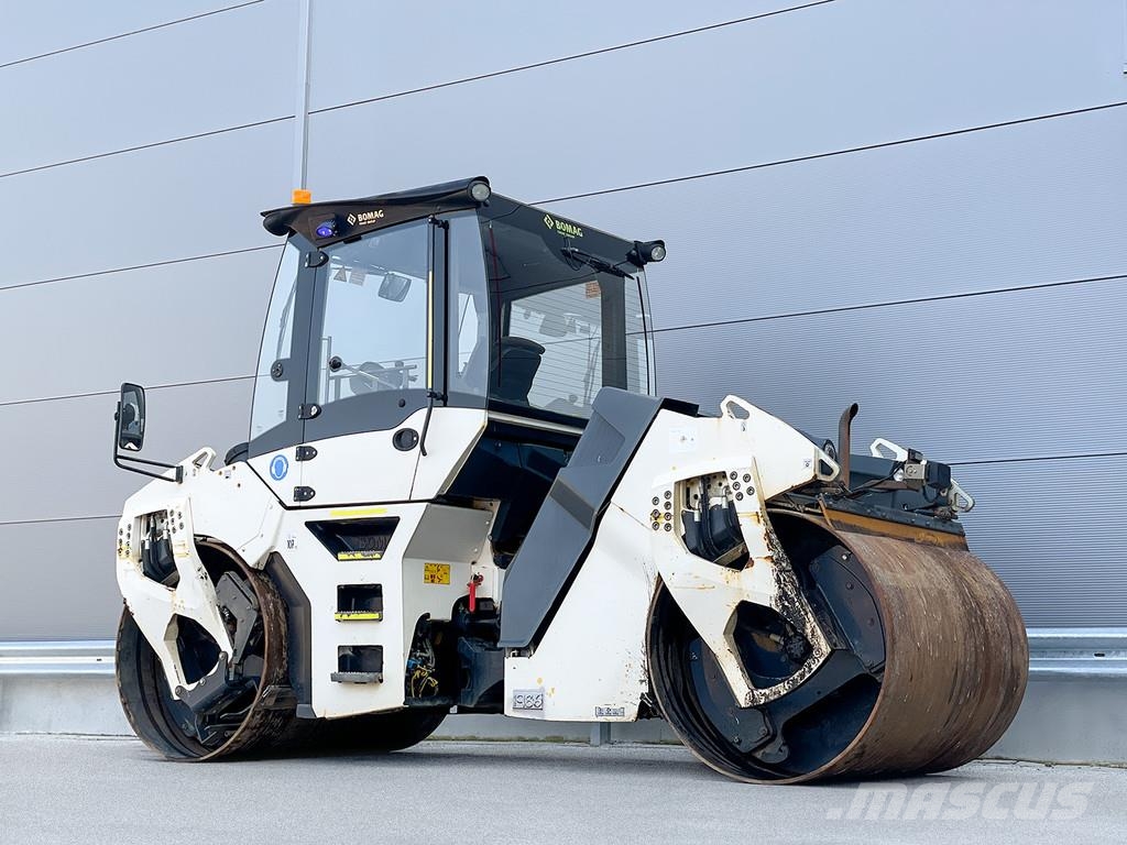 Bomag BW 161 AD-5 مداحل ثنائية الاسطوانة