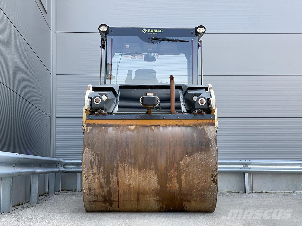 Bomag BW 161 AD-5 مداحل ثنائية الاسطوانة