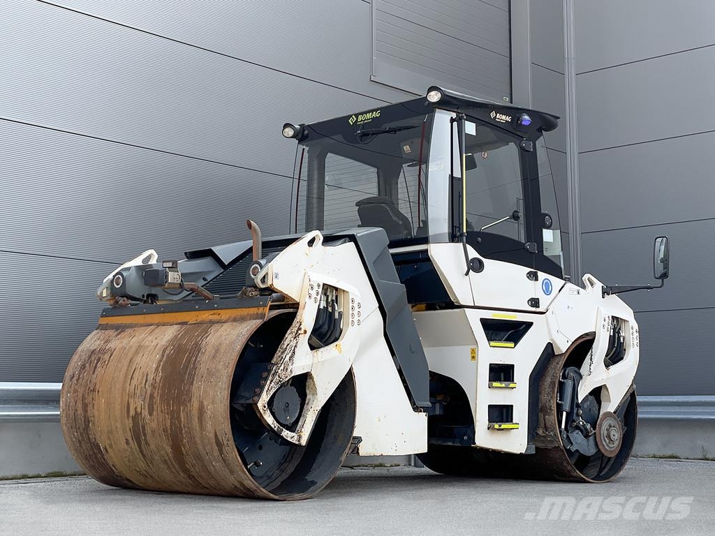 Bomag BW 161 AD-5 مداحل ثنائية الاسطوانة