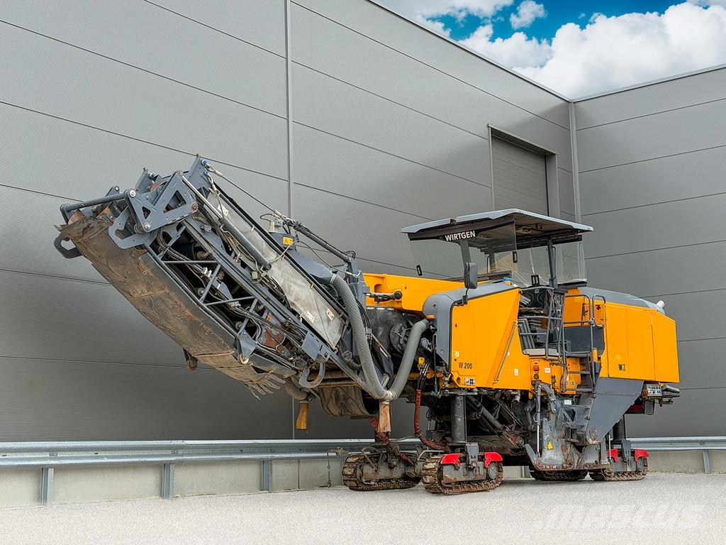 Wirtgen W 200 I Asphalt cold milling machines