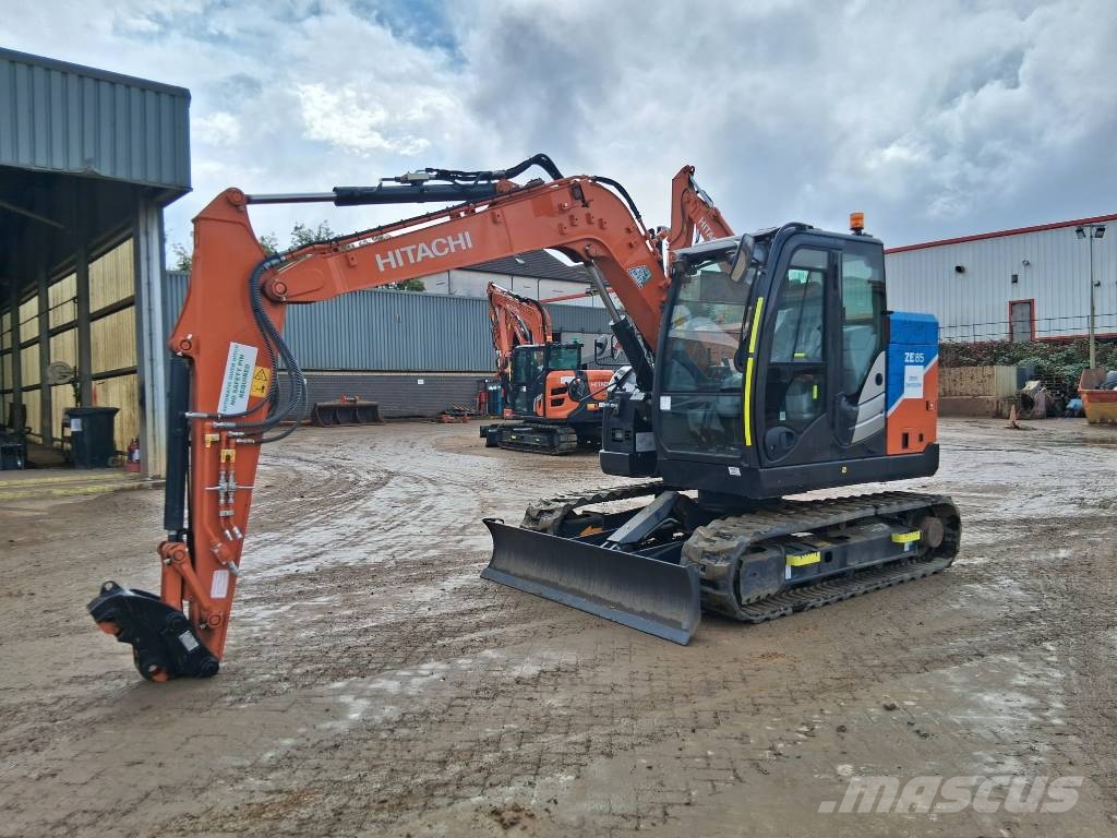 Hitachi ZE85 Közepes (midi) kotrók 7 t - 12 t