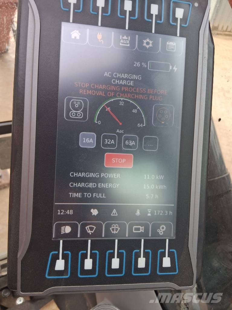 Hitachi ZE85 Közepes (midi) kotrók 7 t - 12 t
