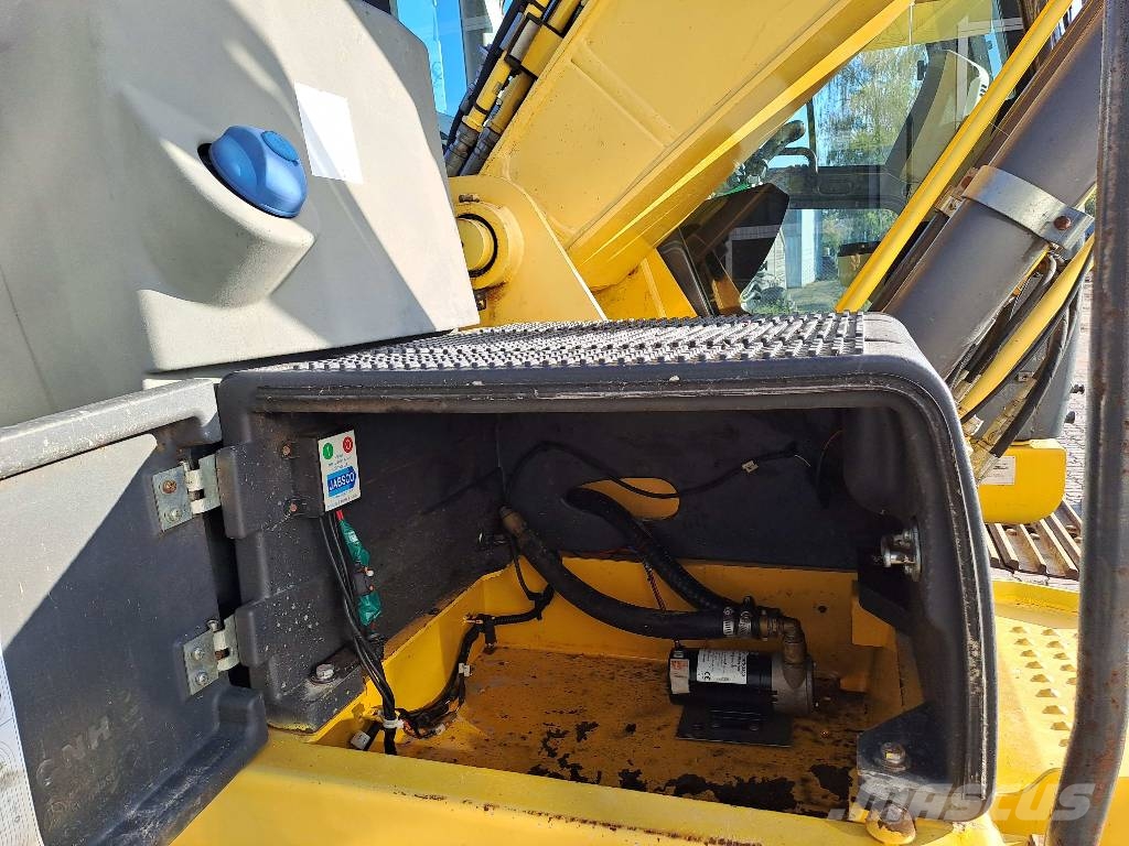 New Holland E 175 C LC Telakaivukoneet