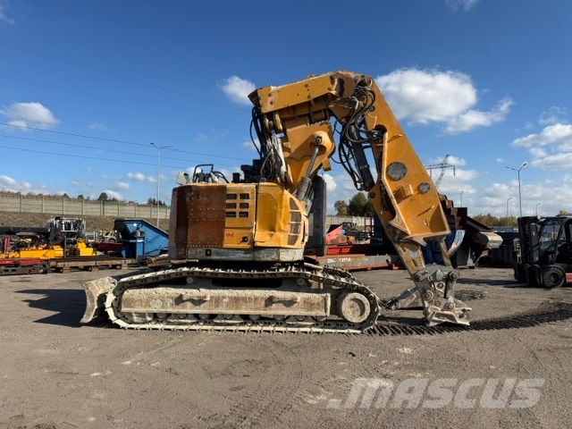 Liebherr R 924 Compact Tunnel Crawler excavators