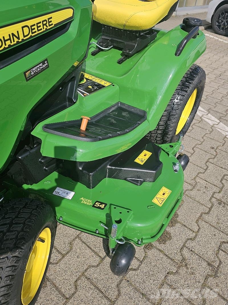 John Deere X590 ماكينات زراعية - غير ذلك