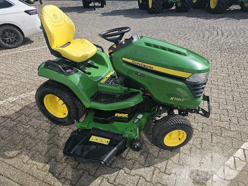 John Deere X590 ماكينات زراعية - غير ذلك