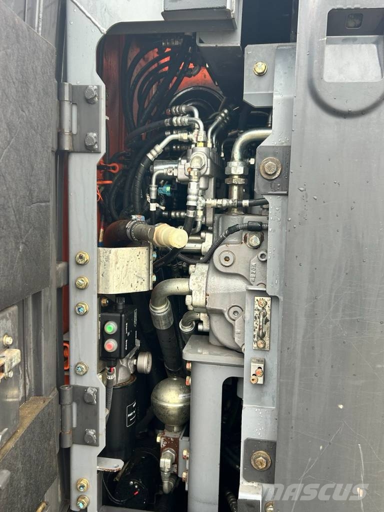 Hitachi ZX 225 US LC-5 B 履帶式 挖土機/掘鑿機/挖掘機