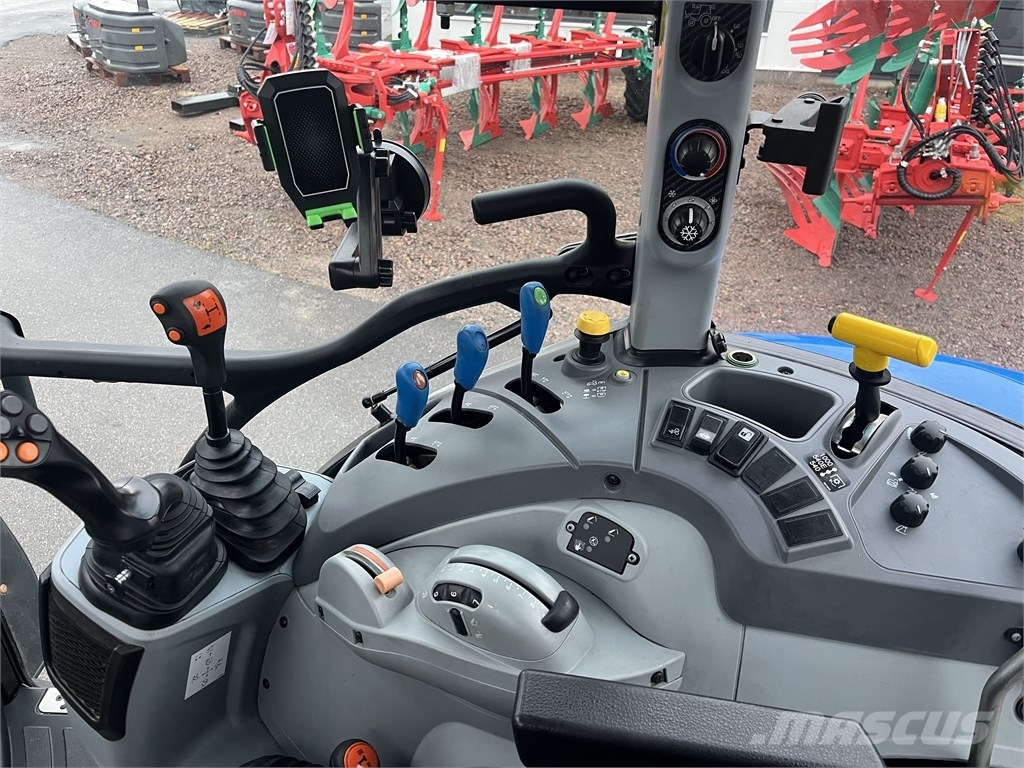 New Holland T5.120 Traktori