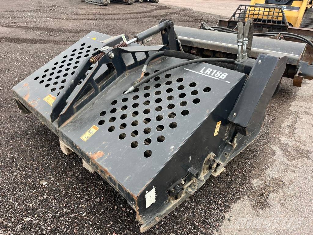 CAT 277 B skopa gafflar jordfräs stensamlare Skid steer mini nakladalci