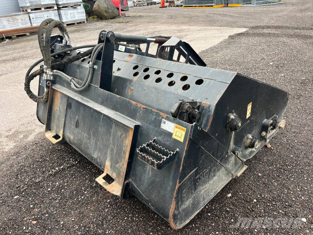 CAT 277 B skopa gafflar jordfräs stensamlare Skid steer mini nakladalci