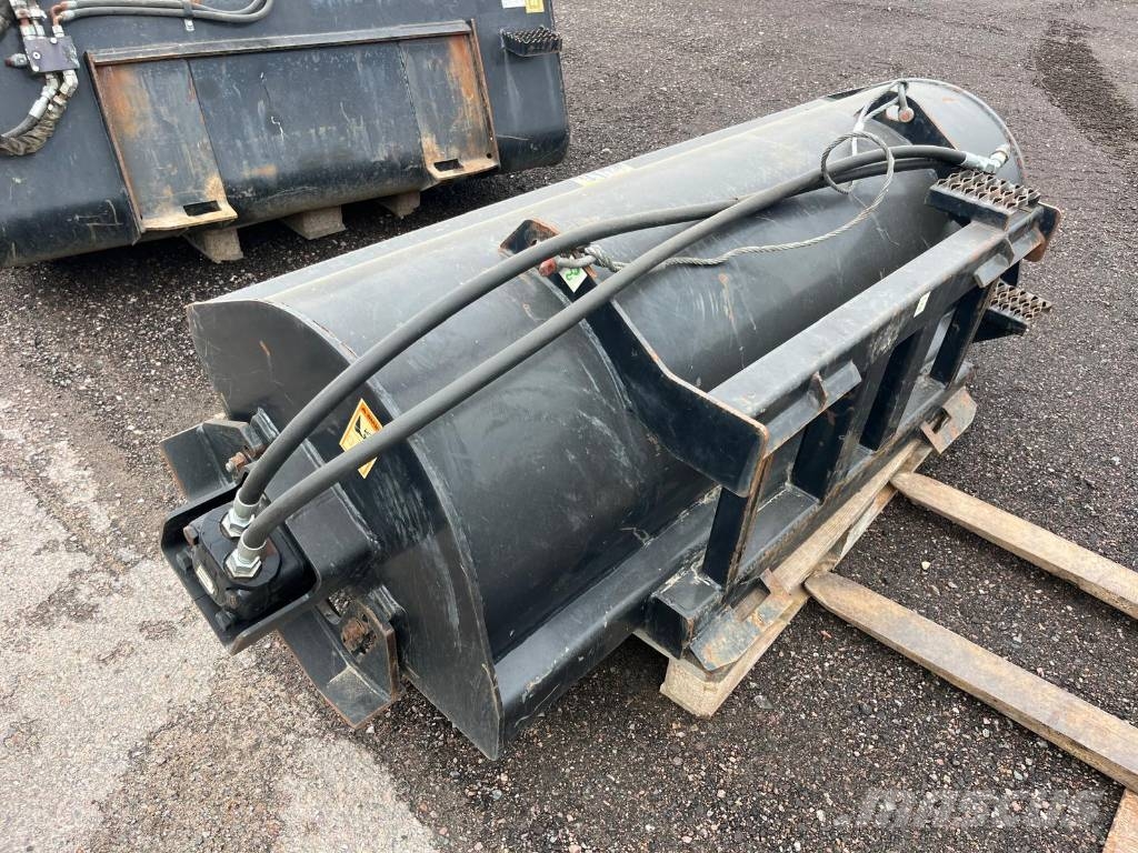 CAT 277 B skopa gafflar jordfräs stensamlare Skid steer mini nakladalci