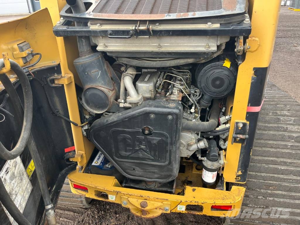 CAT 277 B skopa gafflar jordfräs stensamlare Skid steer mini nakladalci