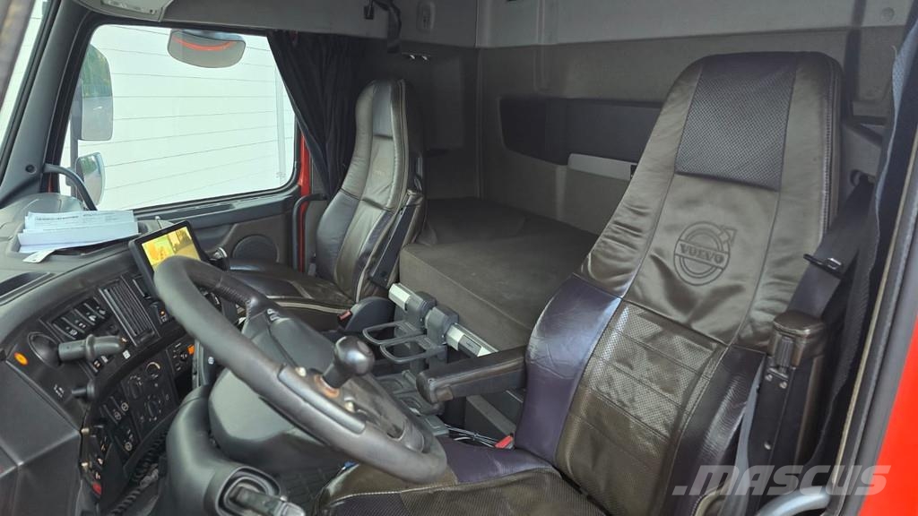 Volvo FH Hook lift trucks