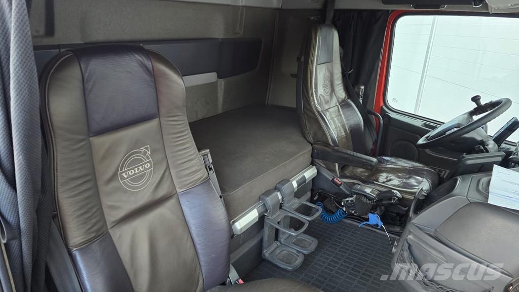Volvo FH Hook lift trucks