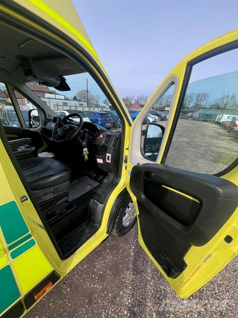 Fiat Ducato A&E Fiat Ducato A&E Vehicle with Stryker Pr Ambulancias