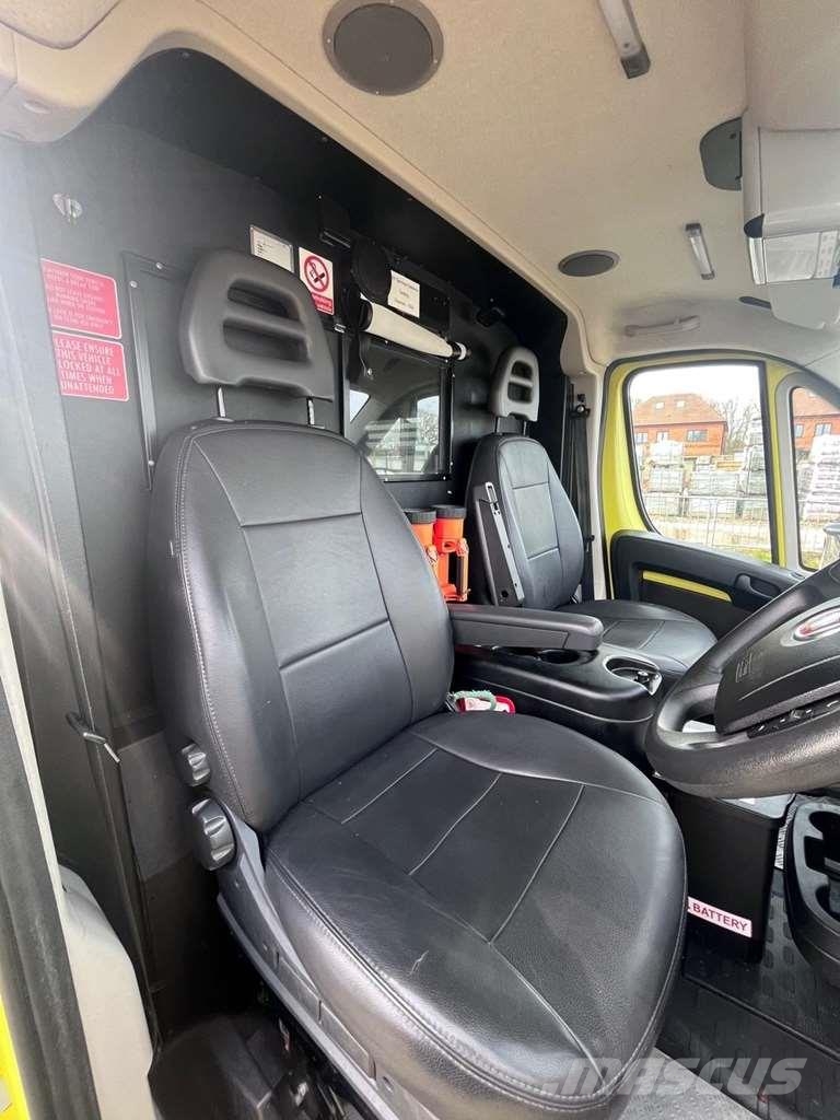 Fiat Ducato A&E Fiat Ducato A&E Vehicle with Stryker Pr Ambulancias