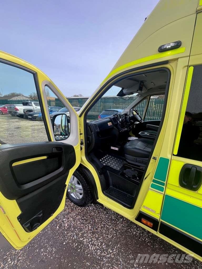Fiat Ducato A&E Fiat Ducato A&E Vehicle with Stryker Pr Ambulancias