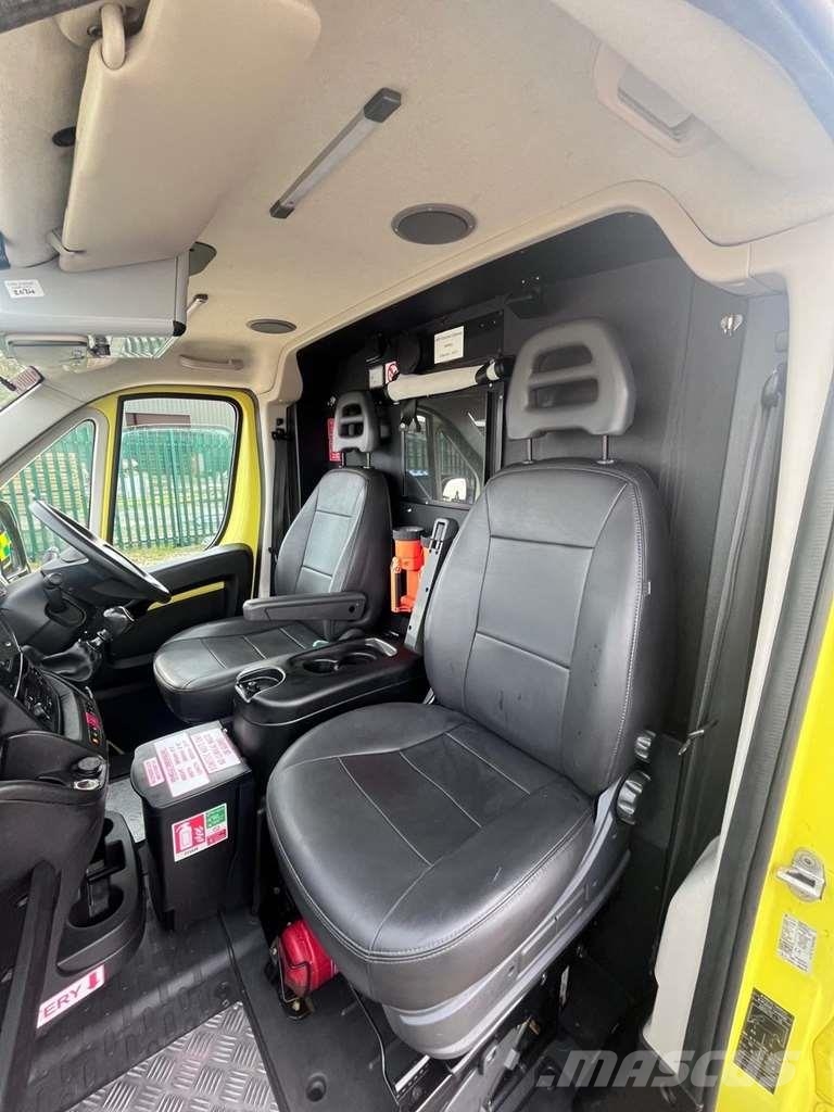 Fiat Ducato A&E Fiat Ducato A&E Vehicle with Stryker Pr Ambulancias