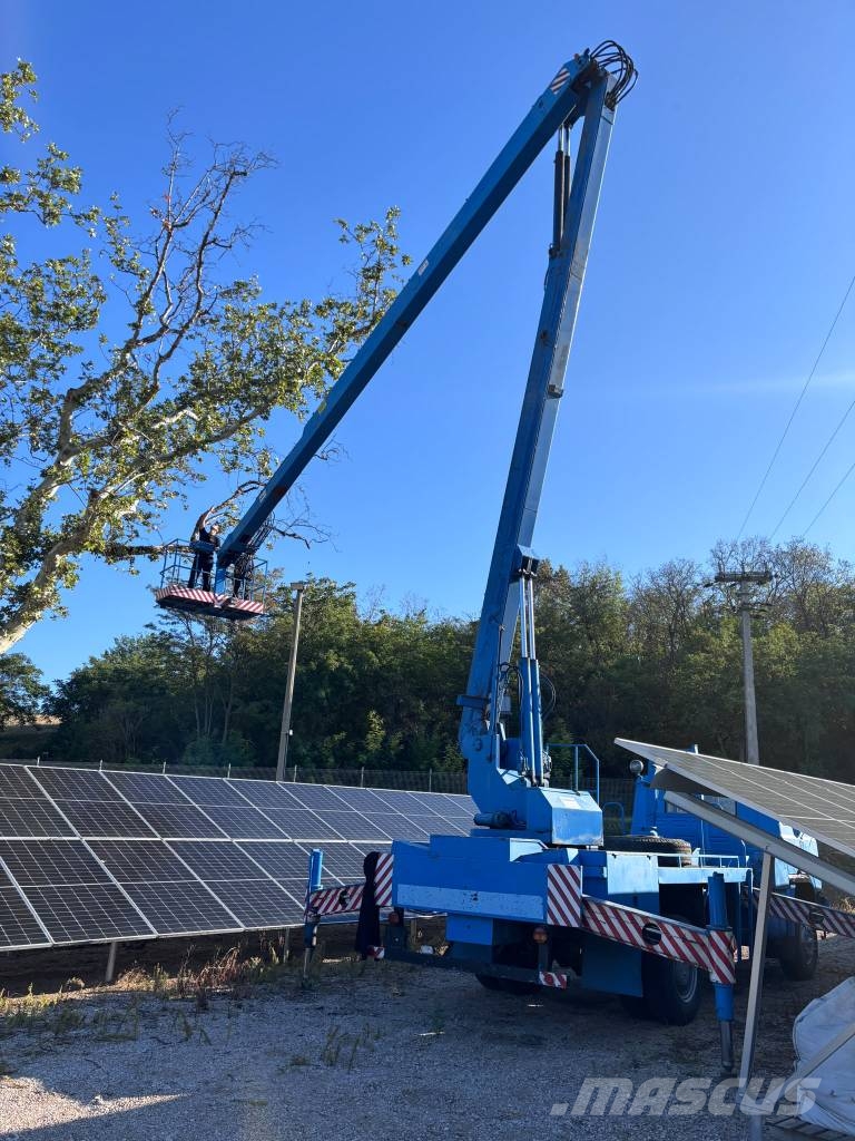 Liaz 110.01 Emelőkosaras teherautó Platforme aeriene montate pe camion