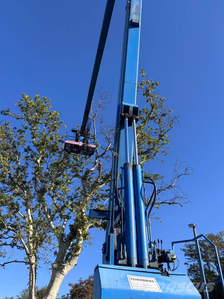 Liaz 110.01 Emelőkosaras teherautó Platforme aeriene montate pe camion