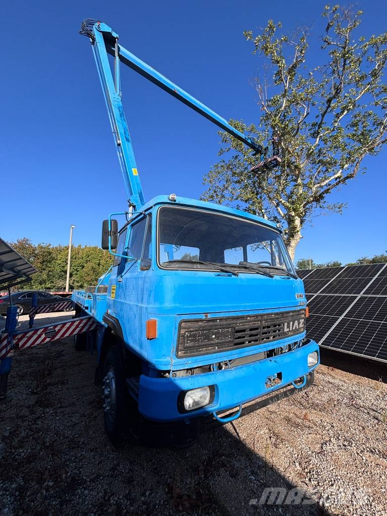 Liaz 110.01 Emelőkosaras teherautó Platforme aeriene montate pe camion
