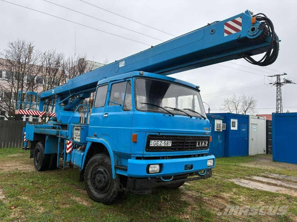 Liaz 110.01 Emelőkosaras teherautó Platforme aeriene montate pe camion
