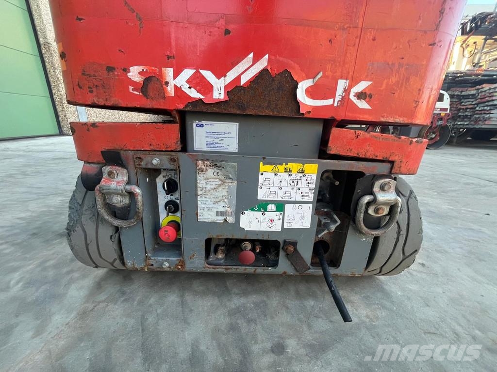 SkyJack SJ16 SJ16 Telescopic boom lifts