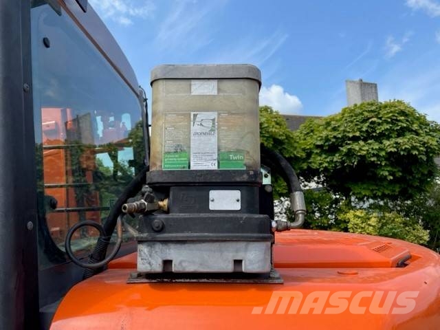 Hitachi ZX 135 US Rupsgraafmachines