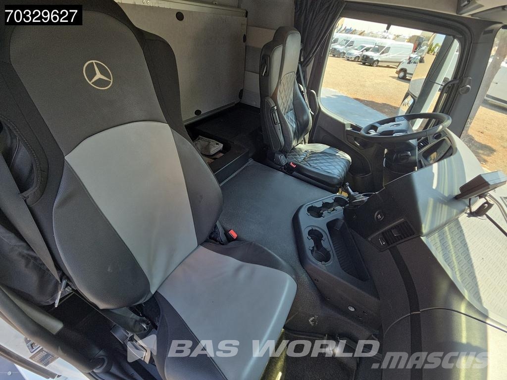 Mercedes-Benz Arocs 2532 Arocs 6X2 FASSI F235A.2.26 E-DYNAMIC Cr 플랫베드/드롭사이드 트럭