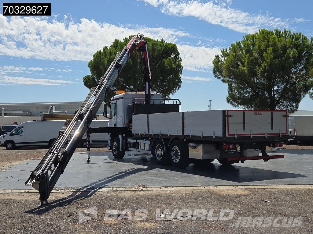 Mercedes-Benz Arocs 2532 Arocs 6X2 FASSI F235A.2.26 E-DYNAMIC Cr 플랫베드/드롭사이드 트럭