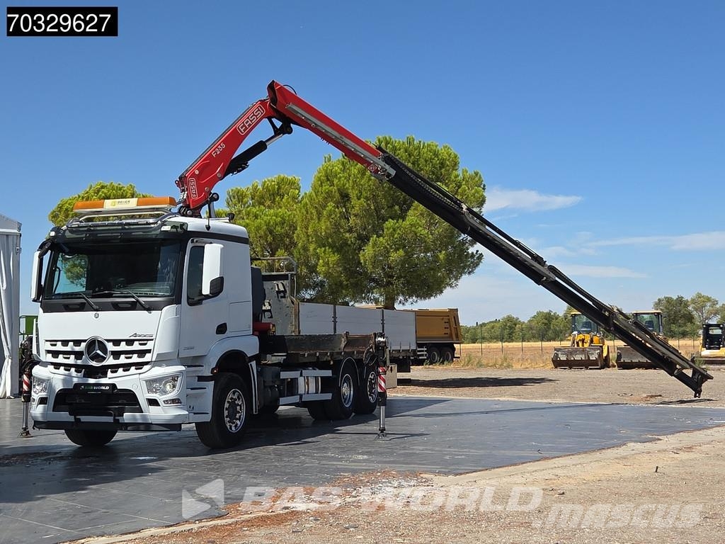 Mercedes-Benz Arocs 2532 Arocs 6X2 FASSI F235A.2.26 E-DYNAMIC Cr 플랫베드/드롭사이드 트럭