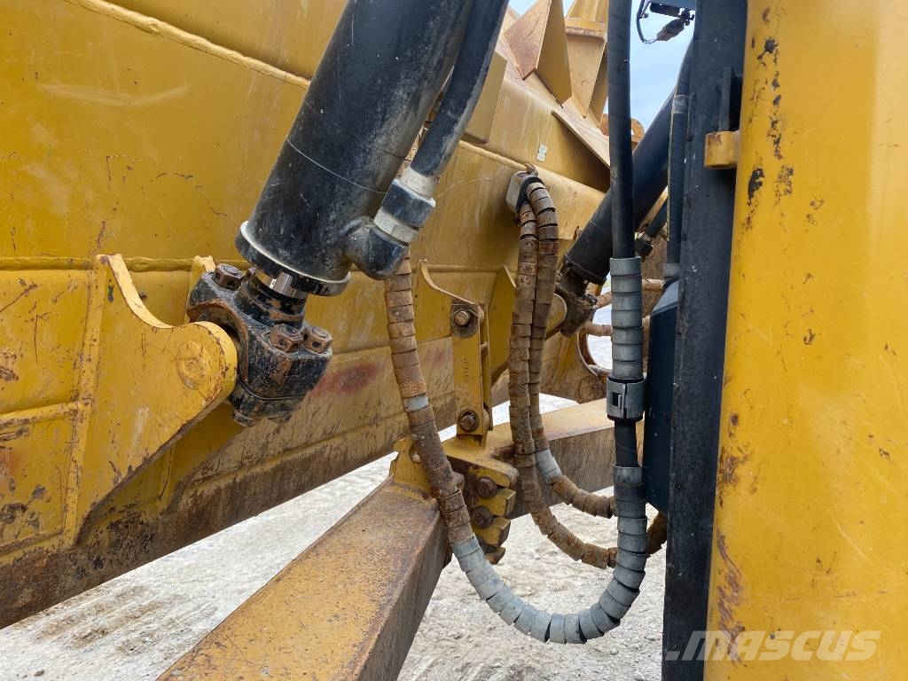 CAT D 6 T XL Rupsdozers