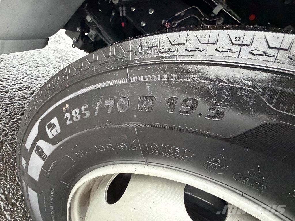 Iveco Eurocargo 160E28FP Umpikorikuorma-autot