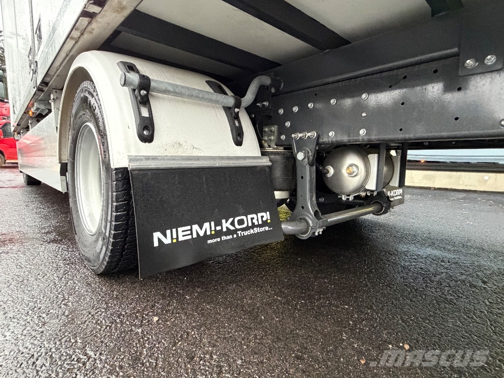 Iveco Eurocargo 160E28FP Umpikorikuorma-autot