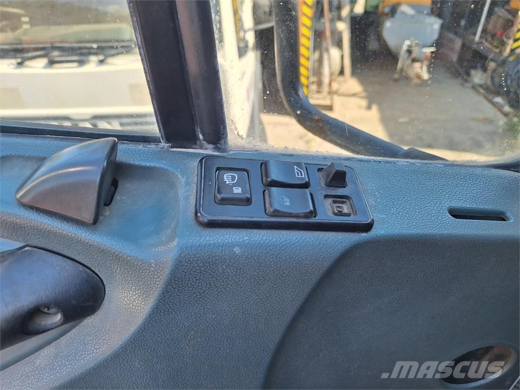 DAF FAD CF 85.430 8X4 Шасі з кабіною