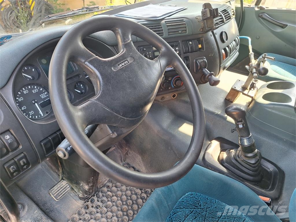 DAF FAD CF 85.430 8X4 Шасі з кабіною