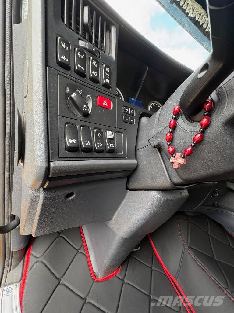 Scania R 730 Тягачі