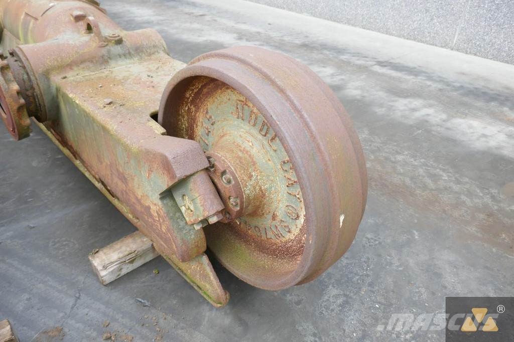 CAT 9W-0558 Banden, wielen en velgen