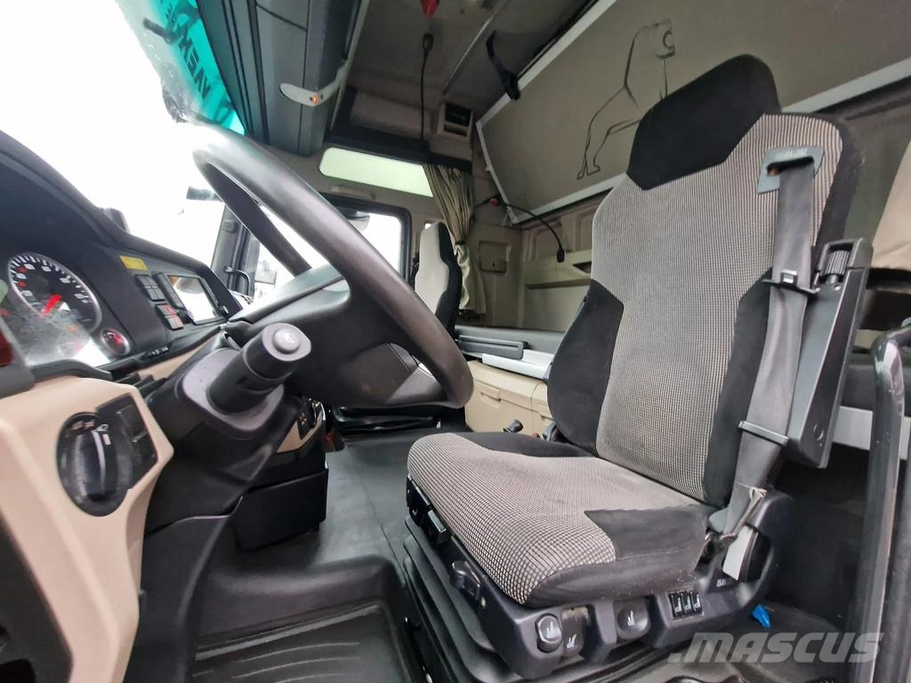 MAN TGX 26 510 6x2 - Box with sidedoors - Retarder - L Furgons