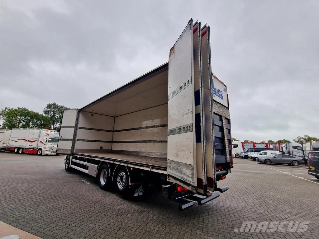 MAN TGX 26 510 6x2 - Box with sidedoors - Retarder - L Furgons