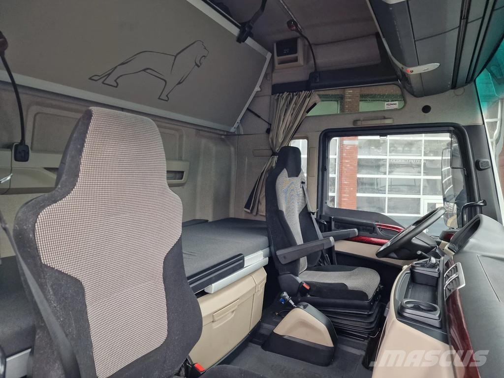 MAN TGX 26 510 6x2 - Box with sidedoors - Retarder - L Furgons