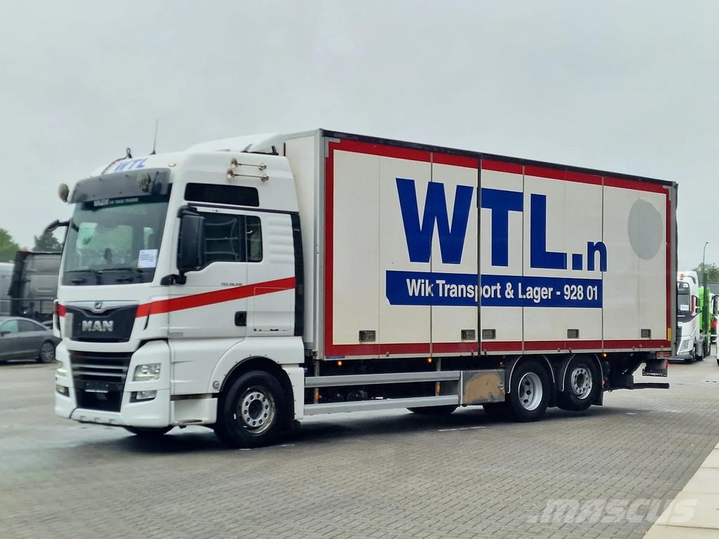 MAN TGX 26 510 6x2 - Box with sidedoors - Retarder - L Furgons