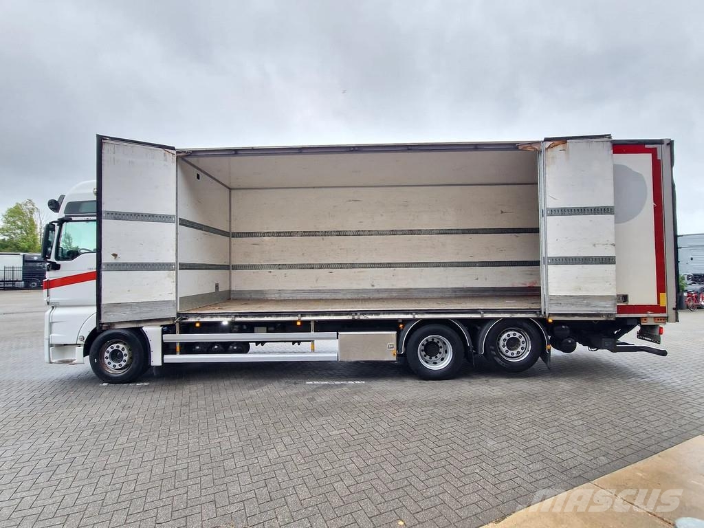 MAN TGX 26 510 6x2 - Box with sidedoors - Retarder - L Furgons