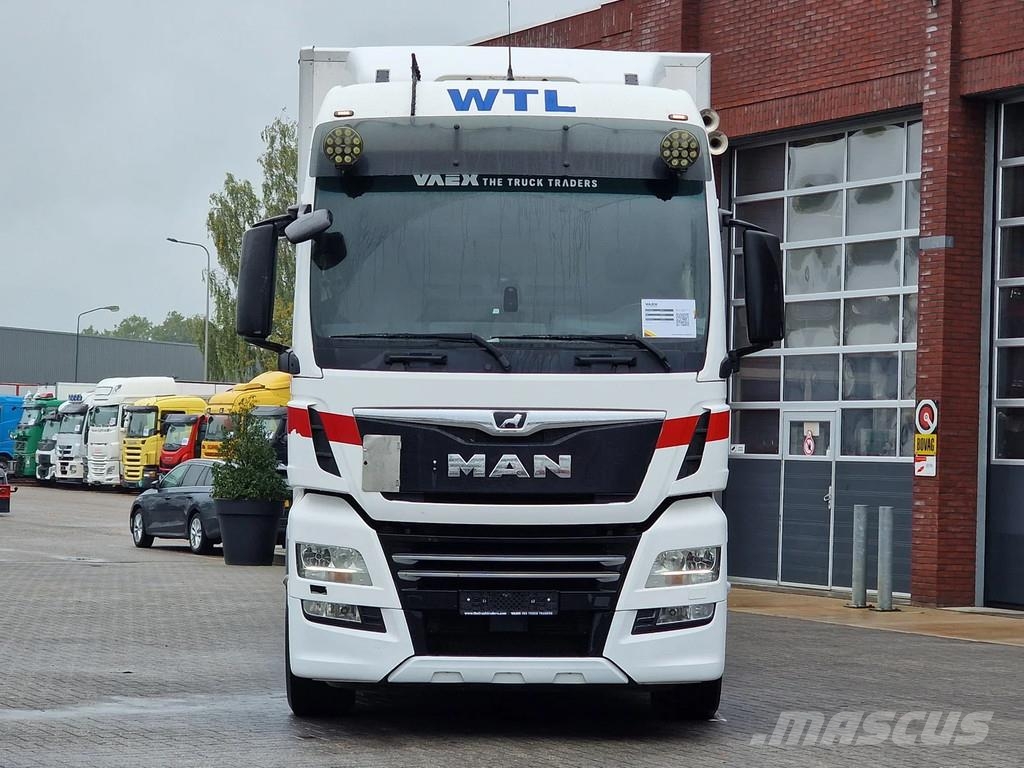 MAN TGX 26 510 6x2 - Box with sidedoors - Retarder - L Furgons