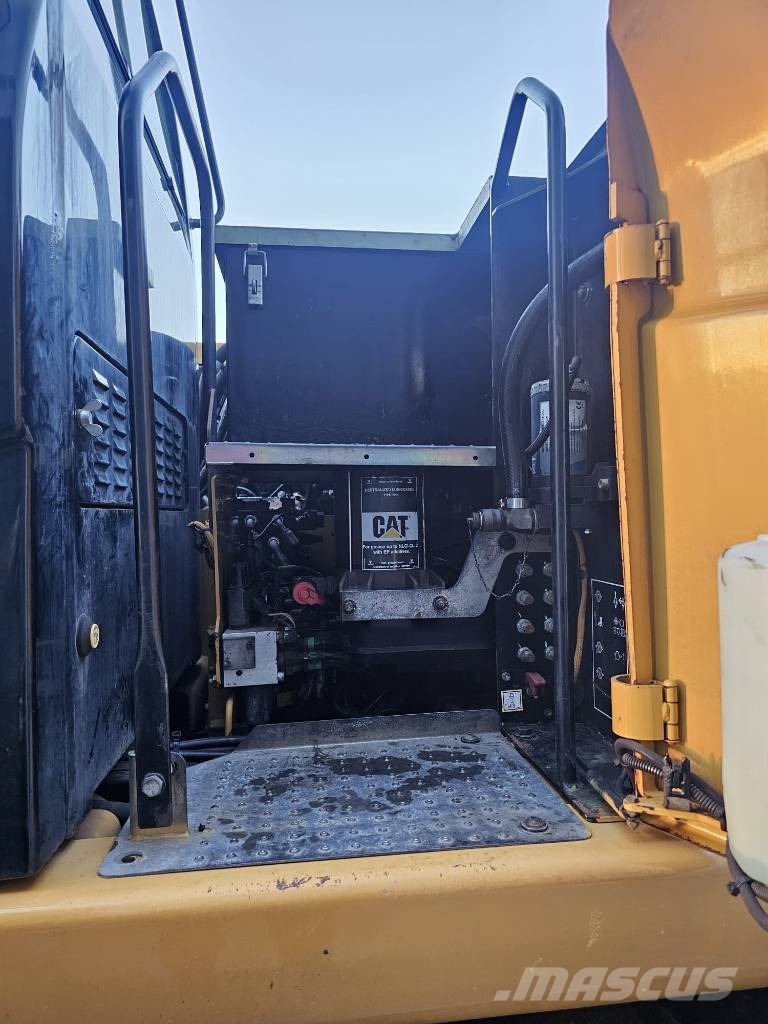 CAT M 313 D Mobilbagger