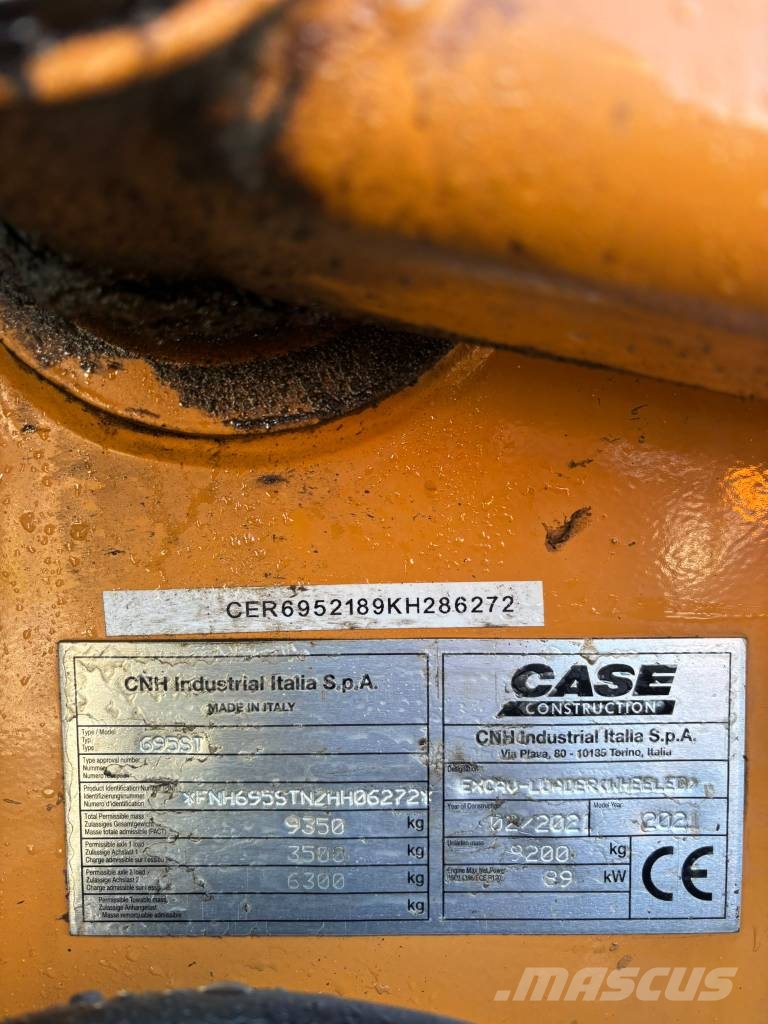 CASE 695 ST Pelle sur pneus