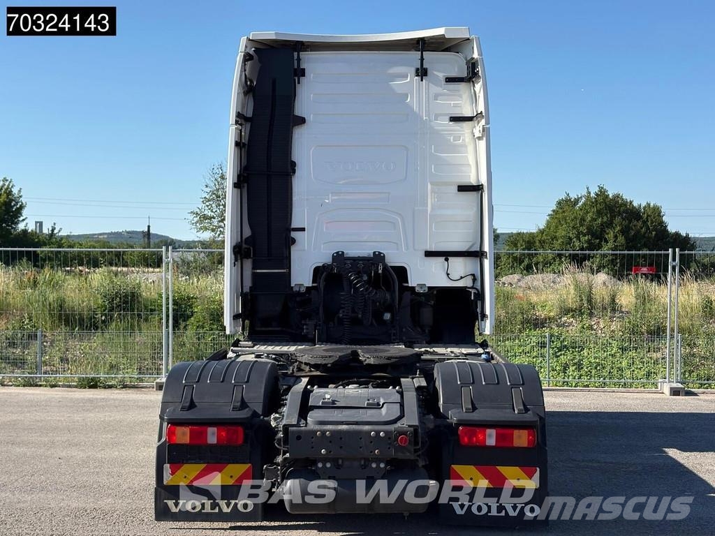 Volvo FH 460 4X2 XL VEB+ TC 2xTanks I-ParkCool Trekkers
